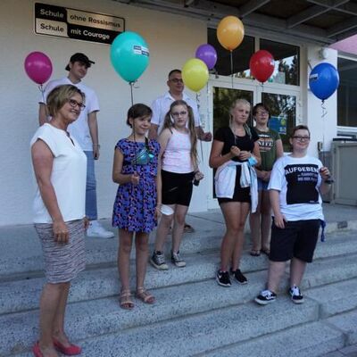 Bild vergr&ouml;&szlig;ern: Plakette enthüllt